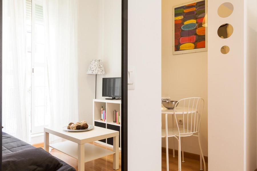 Peral Home Cozy Apartment เซบีญา ภายนอก รูปภาพ